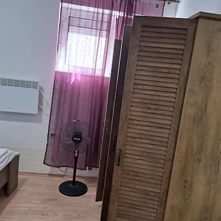 Ika Apartment *